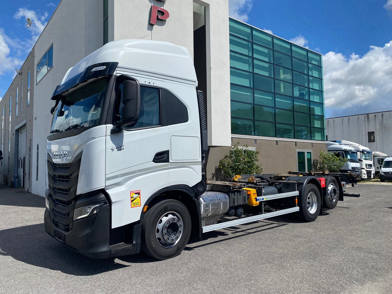 IVECO S-WAY AS260S48 - الشاسيه شاحنة: صور 1 IVECO S-WAY AS260S48 - الشاسيه شاحنة: صور 1