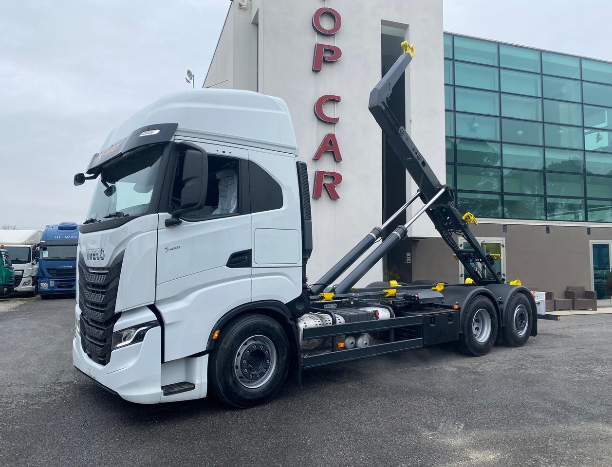 IVECO S-WAY AS260S48 - شاحنة ذات الخطاف: صور 1 IVECO S-WAY AS260S48 - شاحنة ذات الخطاف: صور 1