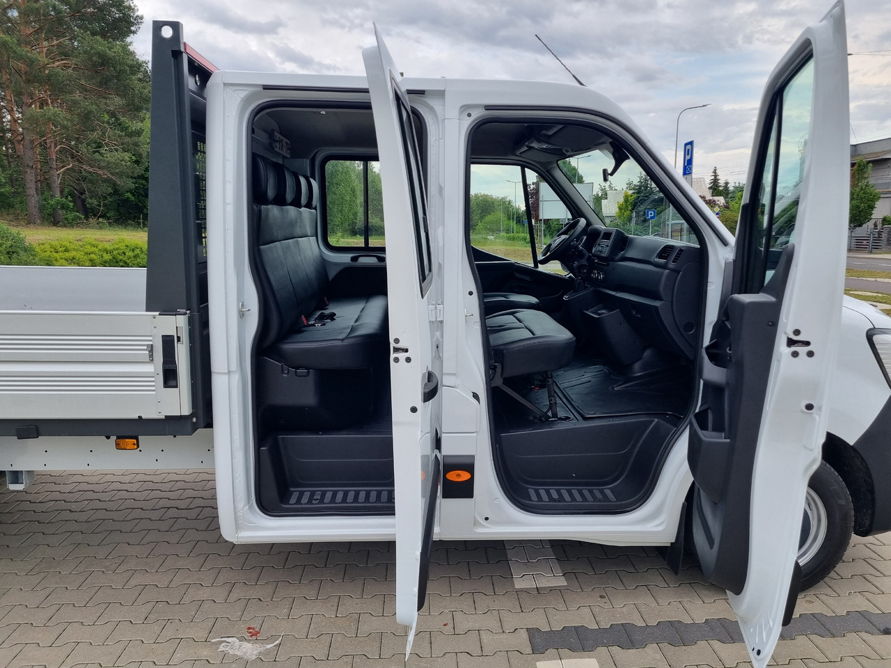 الشاحنات الصغيرة المسطحة RENAULT Master: صور 24