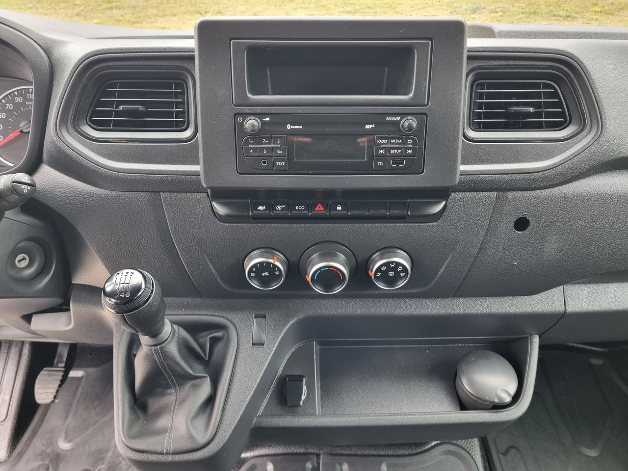 الشاحنات الصغيرة المسطحة RENAULT Master: صور 20