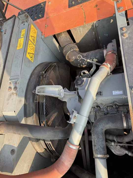 حفارات زحافة 100% Original Hitachi Zx350-5g 30tons Large  Excavator Hot Sale  Hot-sell Japan Brand Hitachi Zx120 200 240  350 Digger for Sale [ Copy ]: صور 6