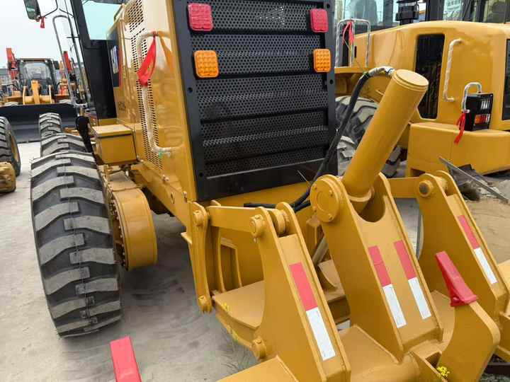 Certified CAT 140G Grader Used Construction Machine | No Accidents, Ready to Work | Price Negotiable - آلة تسوية الأرض: صور 4 Certified CAT 140G Grader Used Construction Machine | No Accidents, Ready to Work | Price Negotiable - آلة تسوية الأرض: صور 4