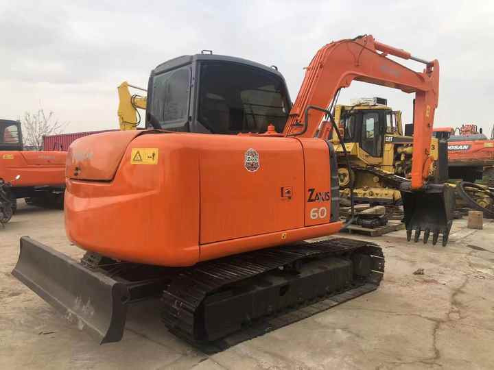 Cheap Price Hitachi ZX60 Used Excavator for Sale Used 6 Tons Hitachi Mini Excavator with Good Performance - حفارة: صور 4 Cheap Price Hitachi ZX60 Used Excavator for Sale Used 6 Tons Hitachi Mini Excavator with Good Performance - حفارة: صور 4