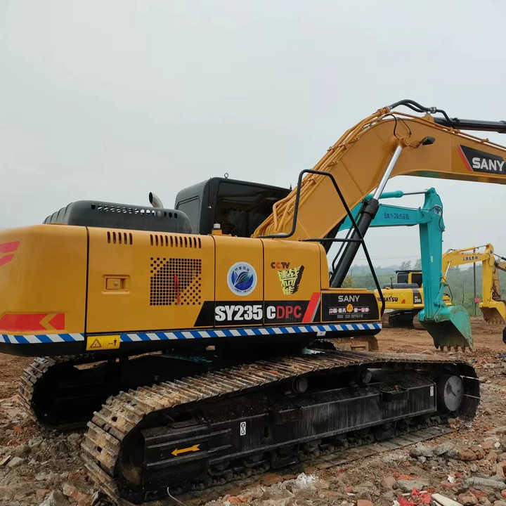 China Brand Used Sany Sy235c Mini Excavator 6ton Crawler Earth Digger Machine for Sale - حفارات زحافة: صور 2 China Brand Used Sany Sy235c Mini Excavator 6ton Crawler Earth Digger Machine for Sale - حفارات زحافة: صور 2