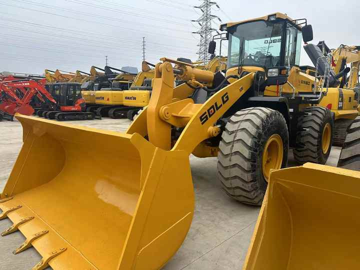 High-Performance Lingong955F Loader Strong Bucket Capacity Ready to Work SDLG - اللودر بعجل: صور 4 High-Performance Lingong955F Loader Strong Bucket Capacity Ready to Work SDLG - اللودر بعجل: صور 4