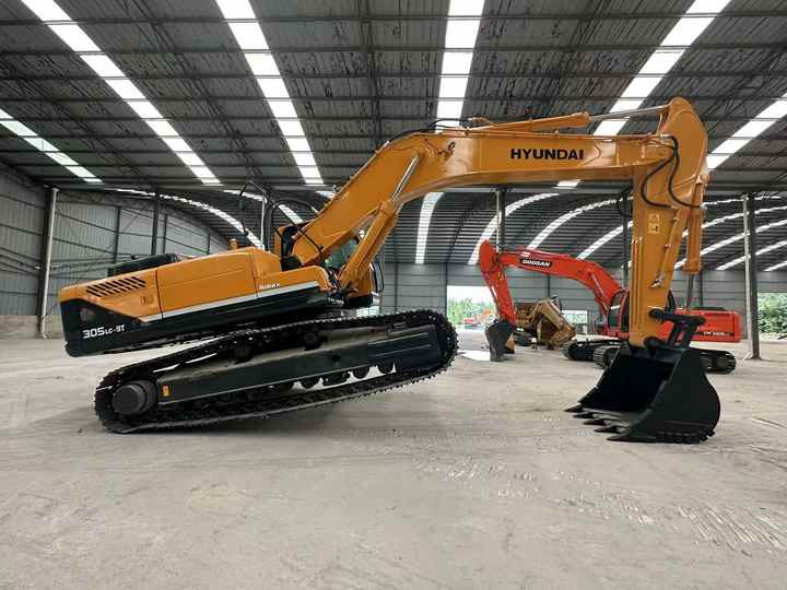 Hyundai Digger 305-9vs Second Hand Korea Made High Performance Machine Hyundai Excavator for Sale - حفارات زحافة: صور 4 Hyundai Digger 305-9vs Second Hand Korea Made High Performance Machine Hyundai Excavator for Sale - حفارات زحافة: صور 4