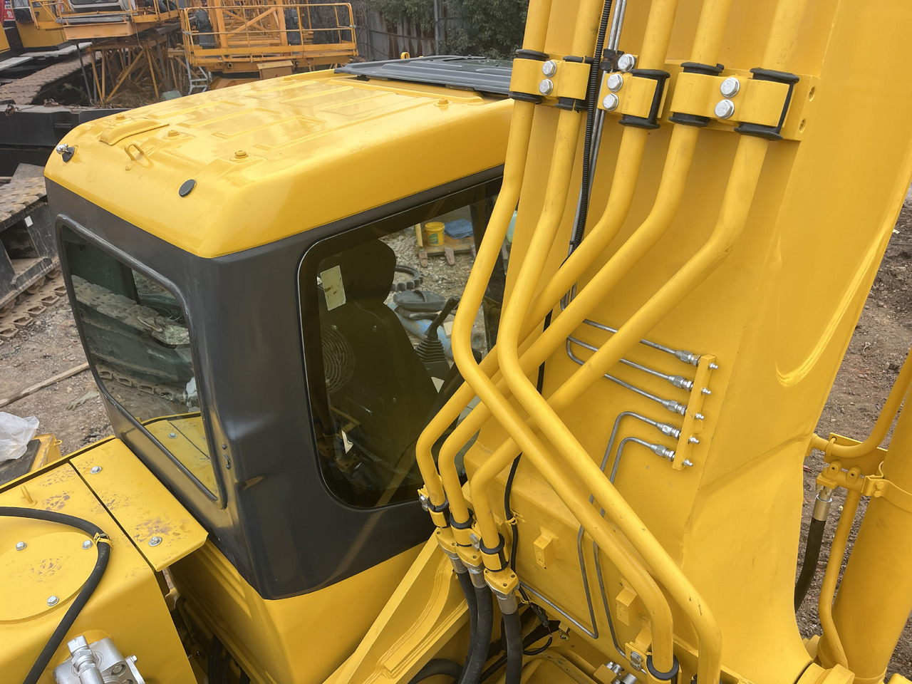 KOMATSU Crawler excavator Second-hand Excavator Komatsu PC 450-7for Sale-------Good Condition - حفارات زحافة: صور 1 KOMATSU Crawler excavator Second-hand Excavator Komatsu PC 450-7for Sale-------Good Condition - حفارات زحافة: صور 1