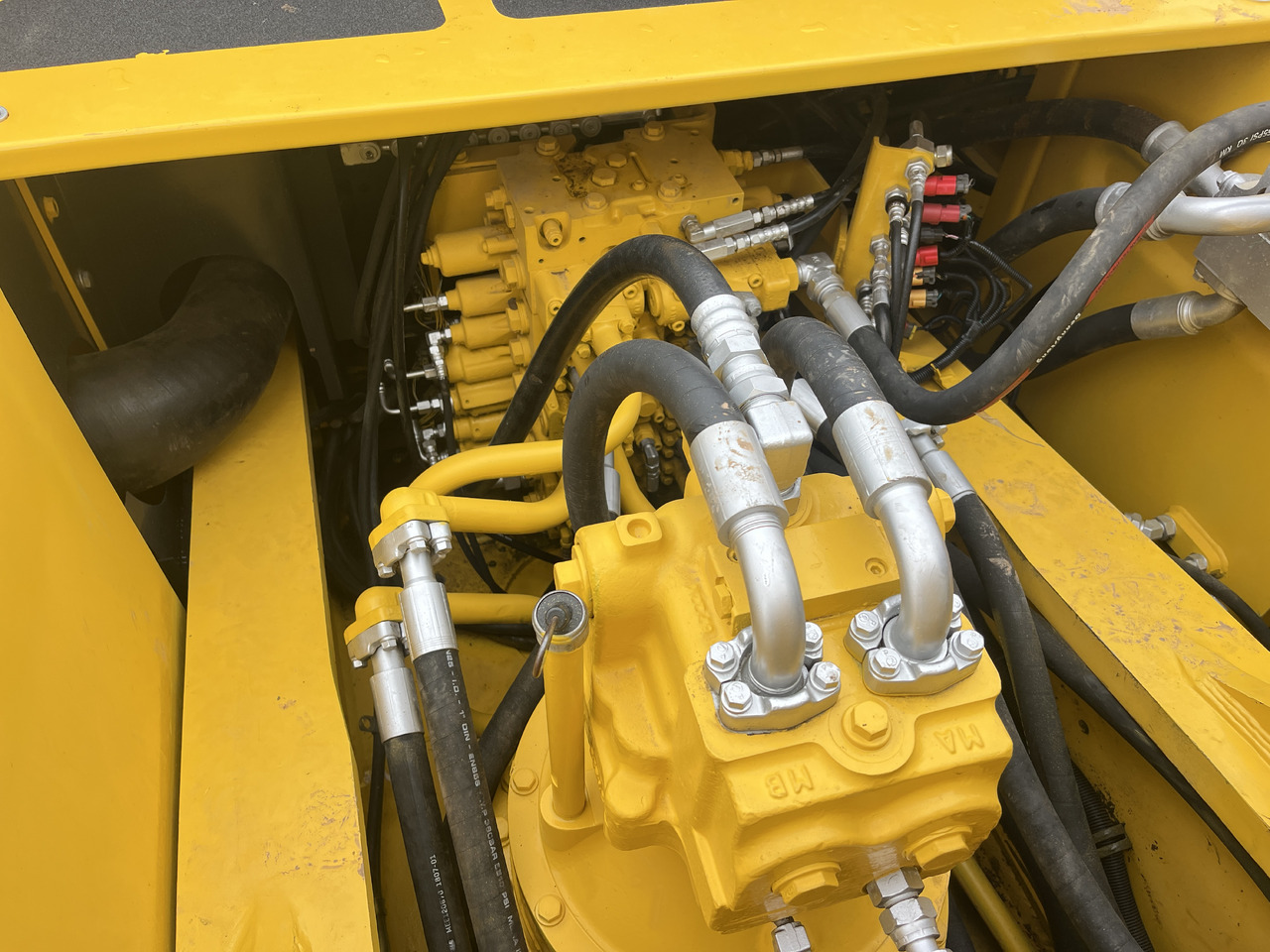 KOMATSU Crawler excavator Second-hand Excavator Komatsu PC 450-7for Sale-------Good Condition - حفارات زحافة: صور 2 KOMATSU Crawler excavator Second-hand Excavator Komatsu PC 450-7for Sale-------Good Condition - حفارات زحافة: صور 2