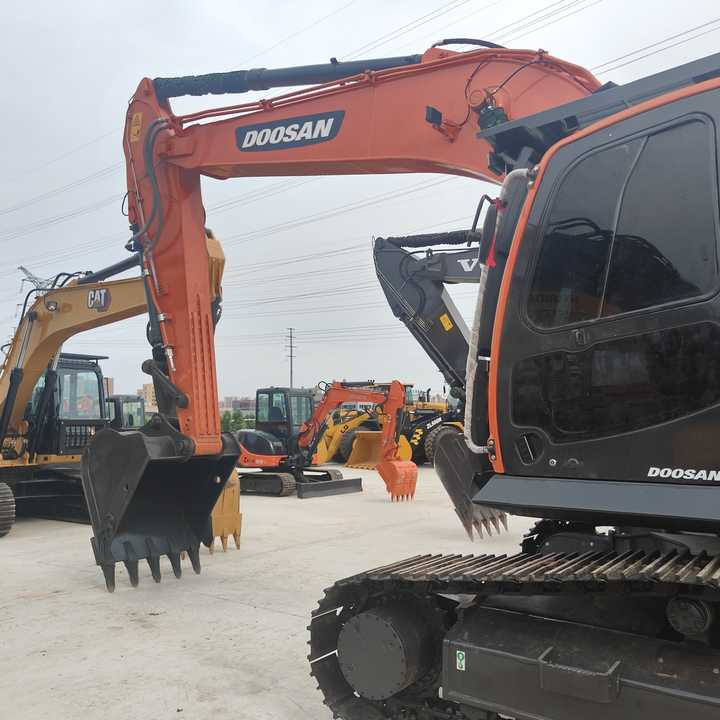 تأجير  Used Digger DOOSAN DX300 Construction Machinery Construction Digger Used DOOSAN DX300 Cheap Excavator [ Copy ] Used Digger DOOSAN DX300 Construction Machinery Construction Digger Used DOOSAN DX300 Cheap Excavator [ Copy ]: صور 6