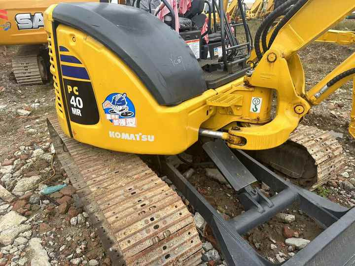 Used Excavators Japan Komatsu PC40mr Second Hand Excavator for Sale - حفارات زحافة: صور 3 Used Excavators Japan Komatsu PC40mr Second Hand Excavator for Sale - حفارات زحافة: صور 3