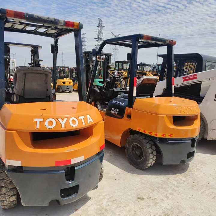 Used Japan Brand toyota 3 Tons Forklift on Hot Sale toyota Forklift 10 Ton 3ton 5 Ton Forklift - رافعة شوكية: صور 5 Used Japan Brand toyota 3 Tons Forklift on Hot Sale toyota Forklift 10 Ton 3ton 5 Ton Forklift - رافعة شوكية: صور 5