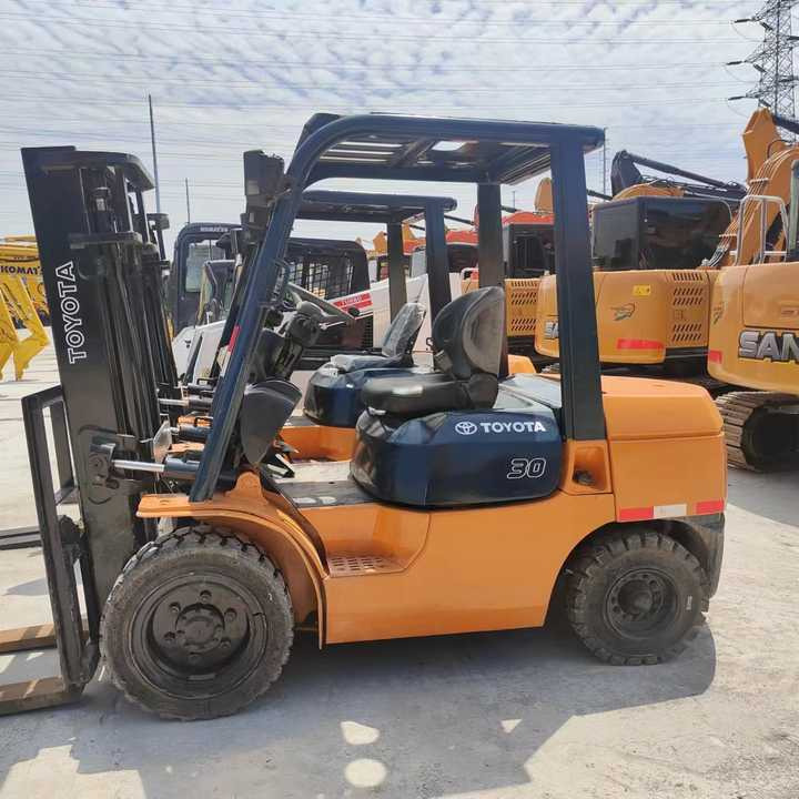 Used Japan Brand toyota 3 Tons Forklift on Hot Sale toyota Forklift 10 Ton 3ton 5 Ton Forklift - رافعة شوكية: صور 1 Used Japan Brand toyota 3 Tons Forklift on Hot Sale toyota Forklift 10 Ton 3ton 5 Ton Forklift - رافعة شوكية: صور 1