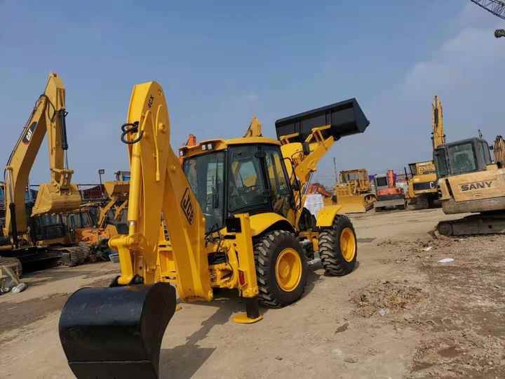 Used Small Bakchoe Loader JCB 4CX Towable Backhoe/3cx 4cx Jcb Backhoe Loader for Sale - حفار متعدد الاستخدام: صور 3 Used Small Bakchoe Loader JCB 4CX Towable Backhoe/3cx 4cx Jcb Backhoe Loader for Sale - حفار متعدد الاستخدام: صور 3