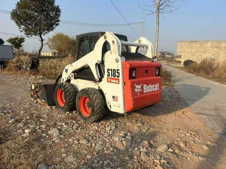 تأجير  Used bobcat s185 skid steer loader  on sale 100% excellent condition bobcat brand s185  s300 s550 s16 s18 skid steer sale Used bobcat s185 skid steer loader  on sale 100% excellent condition bobcat brand s185  s300 s550 s16 s18 skid steer sale: صور 6