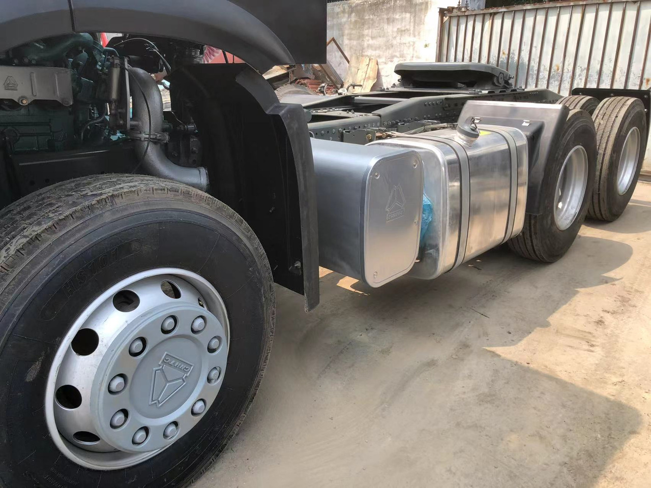 Howo HOWO 371 - شاحنة جرار: صور 2 Howo HOWO 371 - شاحنة جرار: صور 2