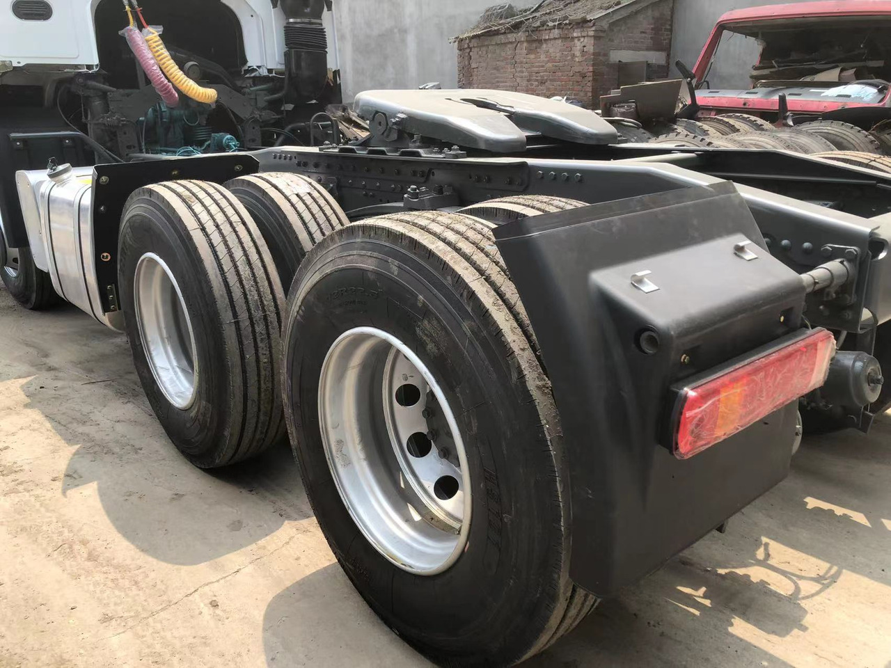 Howo HOWO 371 - شاحنة جرار: صور 3 Howo HOWO 371 - شاحنة جرار: صور 3