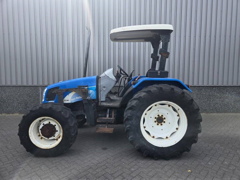 New Holland TL 90 A - جرار: صور 2 New Holland TL 90 A - جرار: صور 2