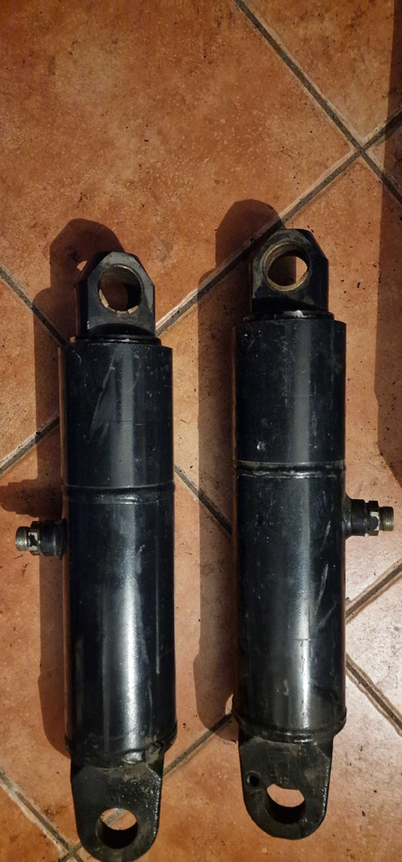 Siłowniki wspomagające podnośnik Deutz Fahr Agrotron 2.3749.012.0 - الاسطوانة الهيدروليكية - الآلات والماكينات الزراعية: صور 1 Siłowniki wspomagające podnośnik Deutz Fahr Agrotron 2.3749.012.0 - الاسطوانة الهيدروليكية - الآلات والماكينات الزراعية: صور 1