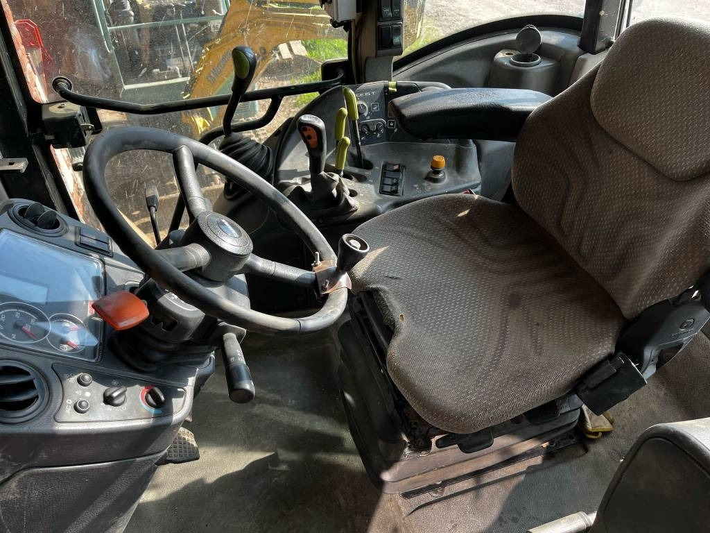 Claas Arion 420 - جرار: صور 5 Claas Arion 420 - جرار: صور 5
