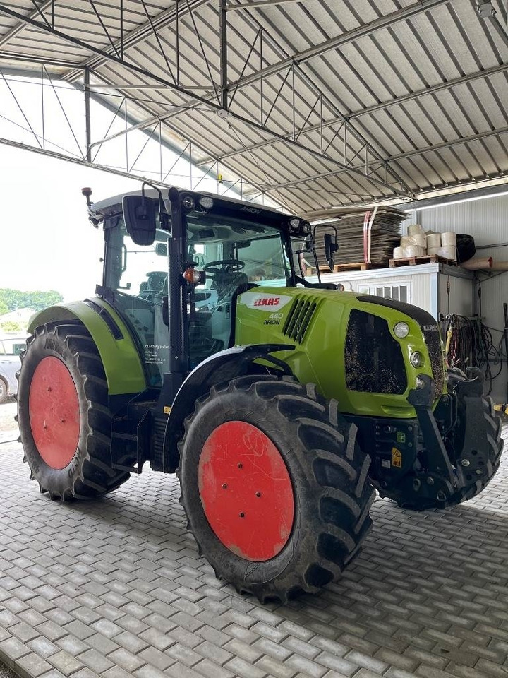 Claas Arion 440 - جرار: صور 4 Claas Arion 440 - جرار: صور 4