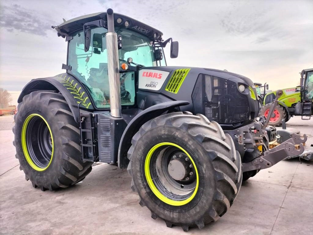 Claas Axion 810 - جرار: صور 1 Claas Axion 810 - جرار: صور 1