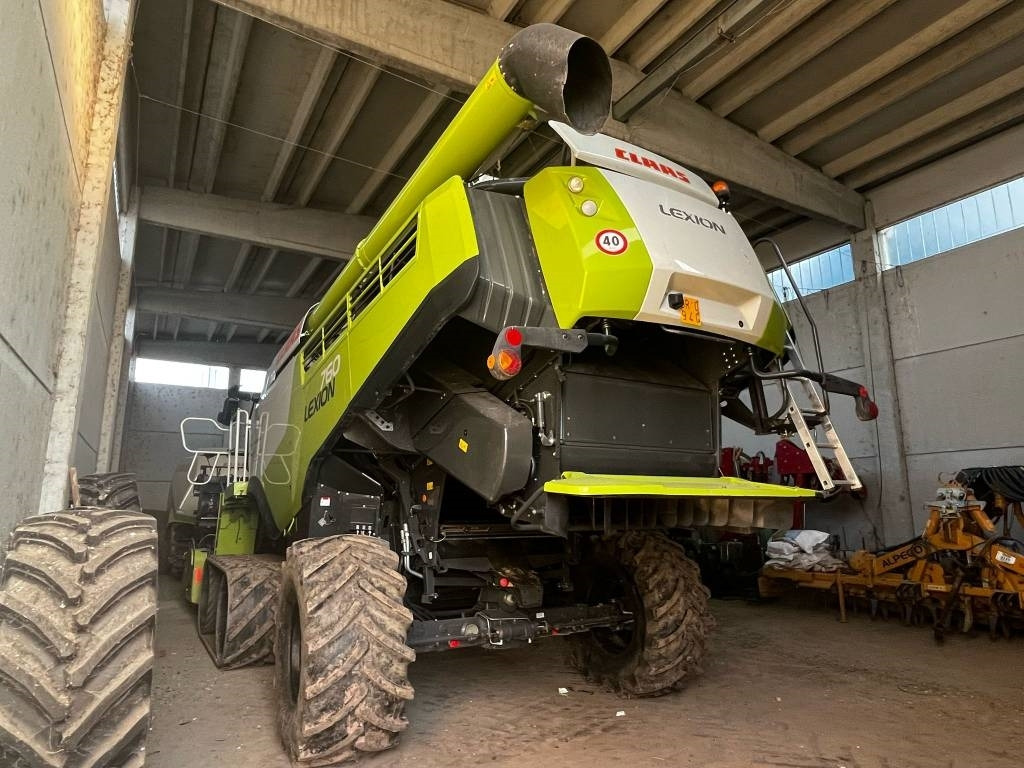 Claas LEXION 760 TT RISO - حصادة شاملة: صور 2 Claas LEXION 760 TT RISO - حصادة شاملة: صور 2