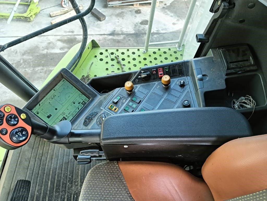 Claas Lexion 570 - حصادة شاملة: صور 3 Claas Lexion 570 - حصادة شاملة: صور 3