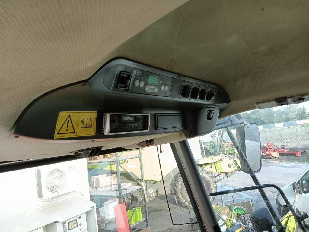 Claas Lexion 570 - حصادة شاملة: صور 4 Claas Lexion 570 - حصادة شاملة: صور 4