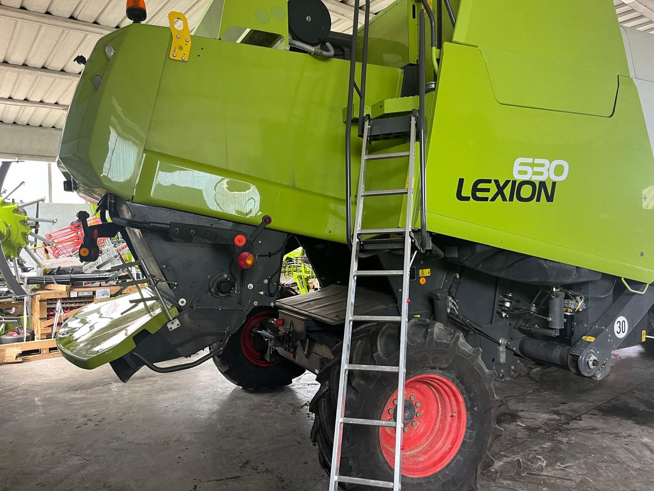 Claas Lexion 630 Montana - حصادة شاملة: صور 2 Claas Lexion 630 Montana - حصادة شاملة: صور 2