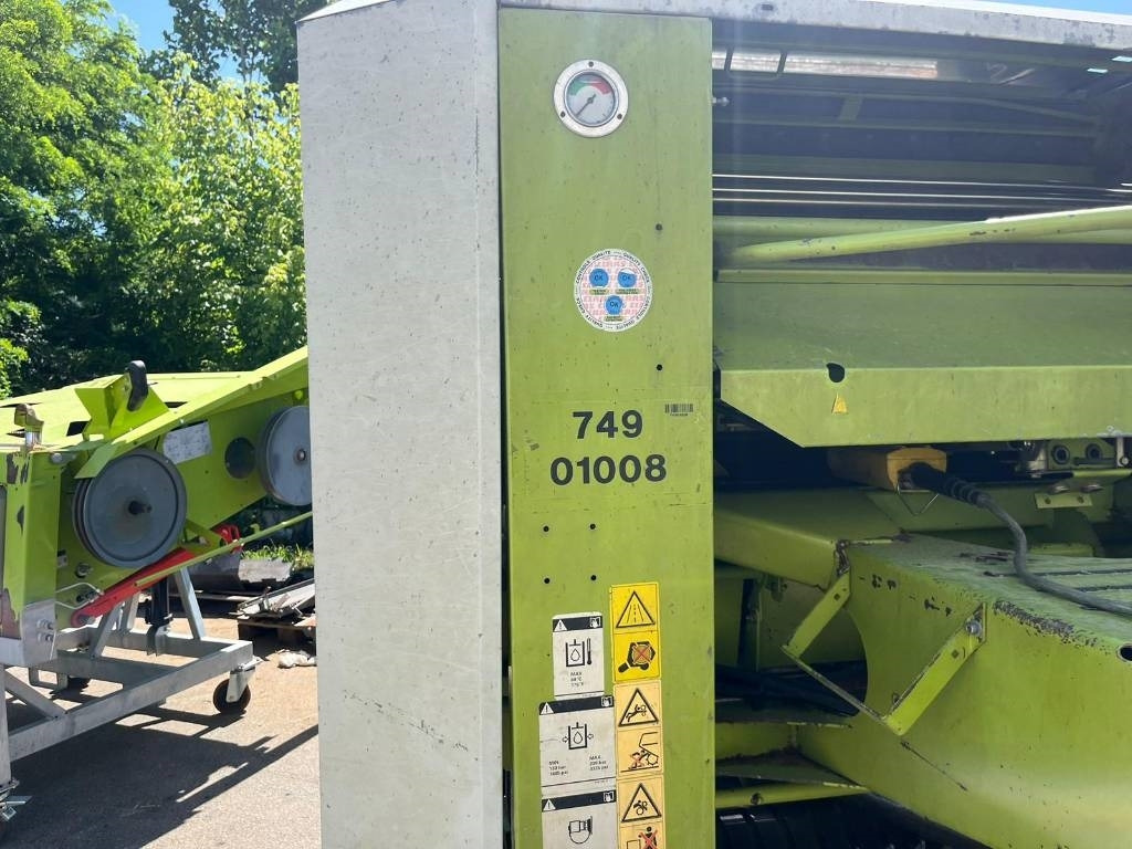 Claas Rollant 240 - مكبس القش الدائري: صور 2 Claas Rollant 240 - مكبس القش الدائري: صور 2