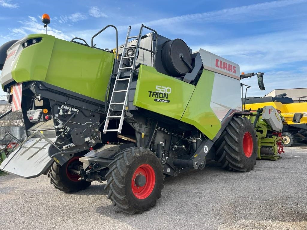 Claas TRION 530 MONTANA - حصادة شاملة: صور 1 Claas TRION 530 MONTANA - حصادة شاملة: صور 1