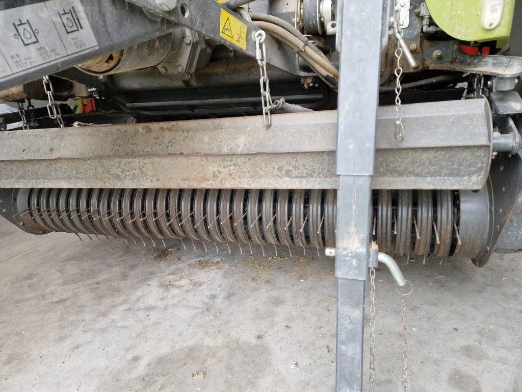 Claas VARIANT 380 PRO RF - مكبس القش الدائري: صور 4 Claas VARIANT 380 PRO RF - مكبس القش الدائري: صور 4