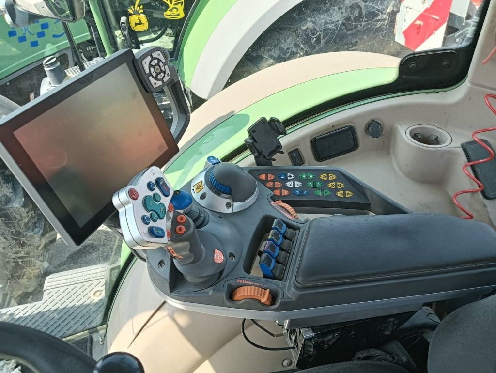 Fendt 718 Vario - جرار: صور 5 Fendt 718 Vario - جرار: صور 5
