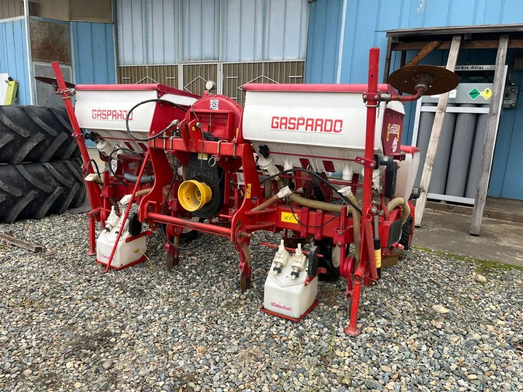 Gaspardo SP 540 - وضع البذور فى خطوط: صور 1 Gaspardo SP 540 - وضع البذور فى خطوط: صور 1