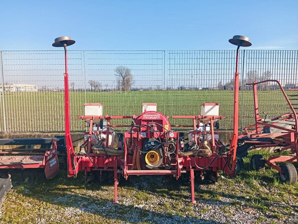 Gaspardo ST 250 6 - وضع البذور فى خطوط: صور 2 Gaspardo ST 250 6 - وضع البذور فى خطوط: صور 2