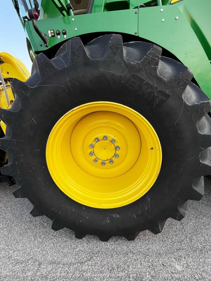John Deere 8800 - حصادة الأعلاف: صور 5 John Deere 8800 - حصادة الأعلاف: صور 5