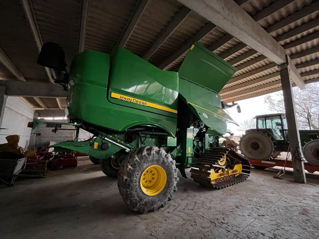 John Deere S 670 i RISO - حصادة شاملة: صور 4 John Deere S 670 i RISO - حصادة شاملة: صور 4