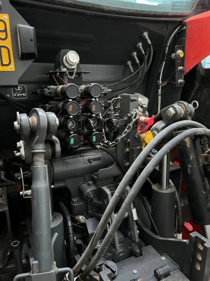Kubota M 6-141 - جرار: صور 3 Kubota M 6-141 - جرار: صور 3