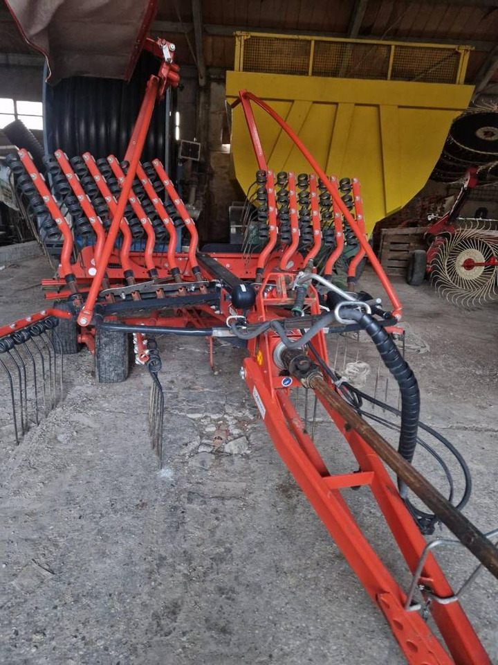 Kuhn 5031T - لمّامَة القش: صور 1 Kuhn 5031T - لمّامَة القش: صور 1