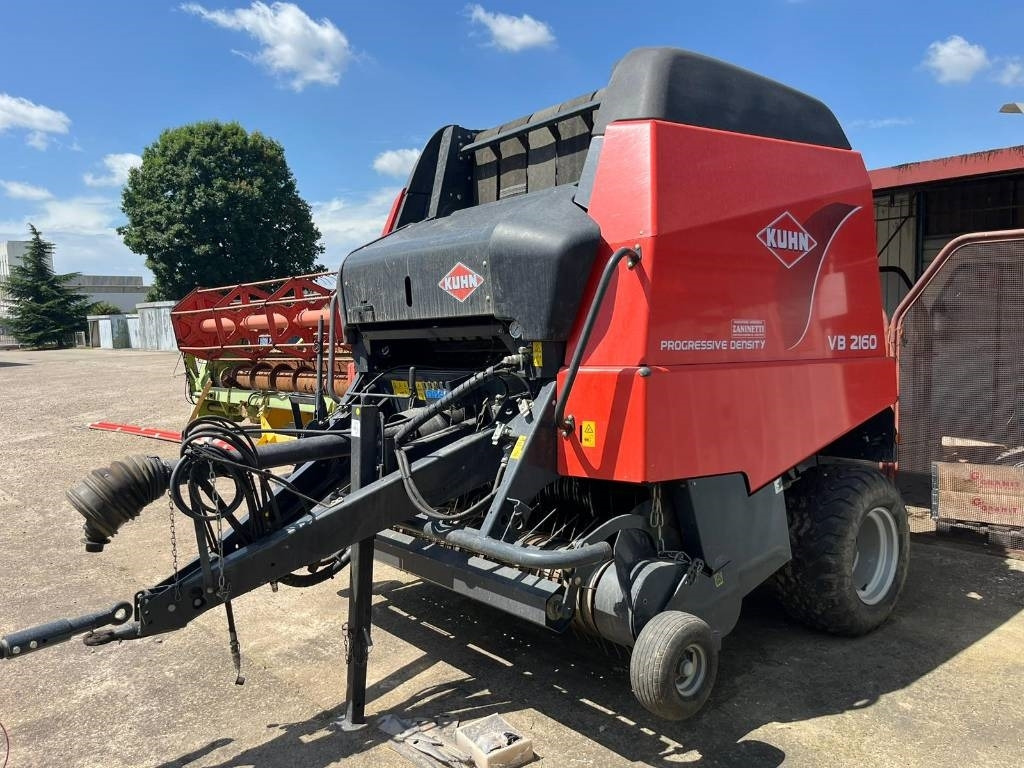 Kuhn VB 2160 - مكبس القش الدائري: صور 5 Kuhn VB 2160 - مكبس القش الدائري: صور 5