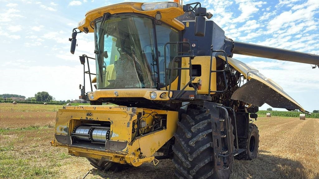 New Holland CR 960 - حصادة شاملة: صور 2 New Holland CR 960 - حصادة شاملة: صور 2