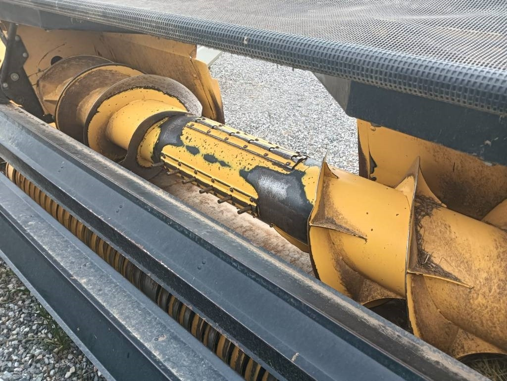New Holland PICK UP 3 MT - معدات القش: صور 2 New Holland PICK UP 3 MT - معدات القش: صور 2