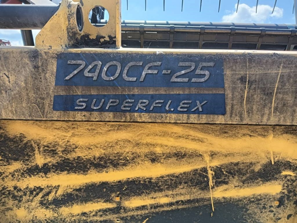 New Holland SOIA FLEX 7 MT - معدات آلة حصاد: صور 3 New Holland SOIA FLEX 7 MT - معدات آلة حصاد: صور 3