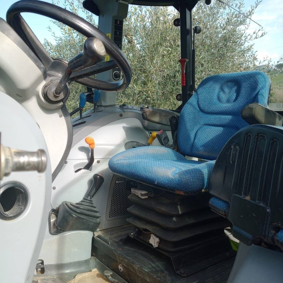 New Holland T 4.55 - جرار: صور 3 New Holland T 4.55 - جرار: صور 3