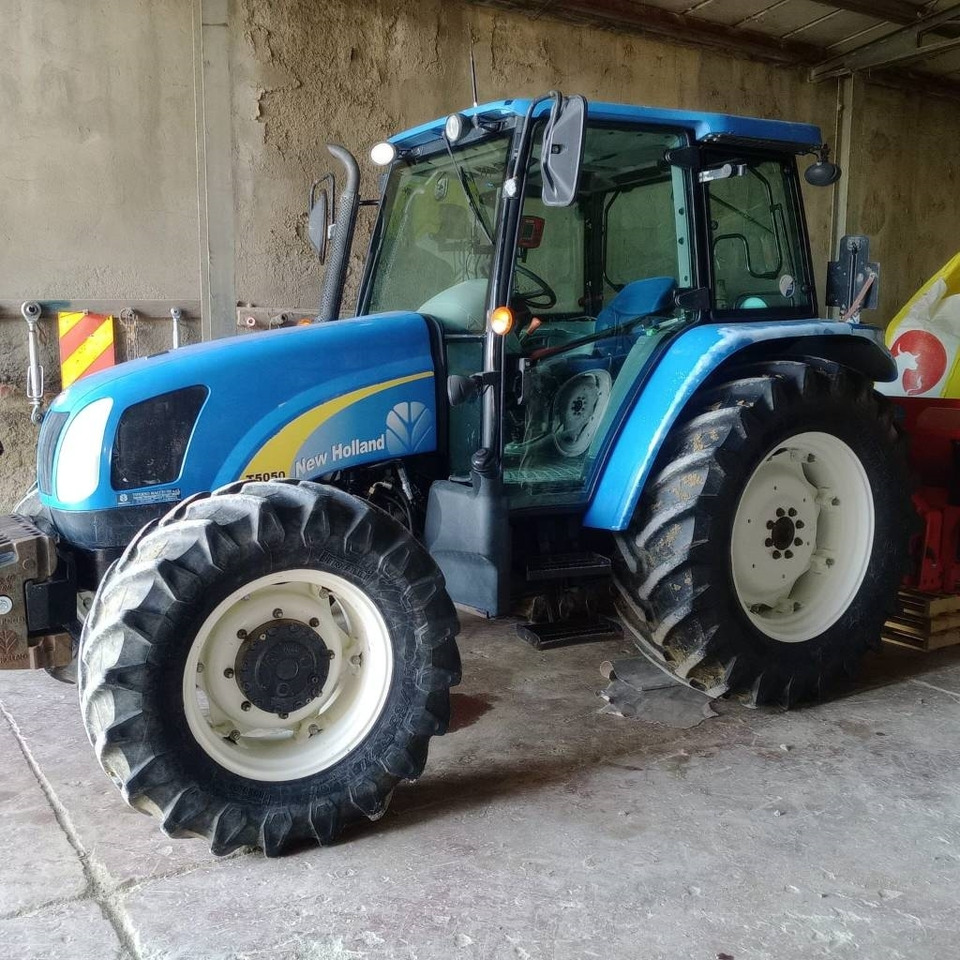 New Holland T 5050  - جرار: صور 1 New Holland T 5050  - جرار: صور 1