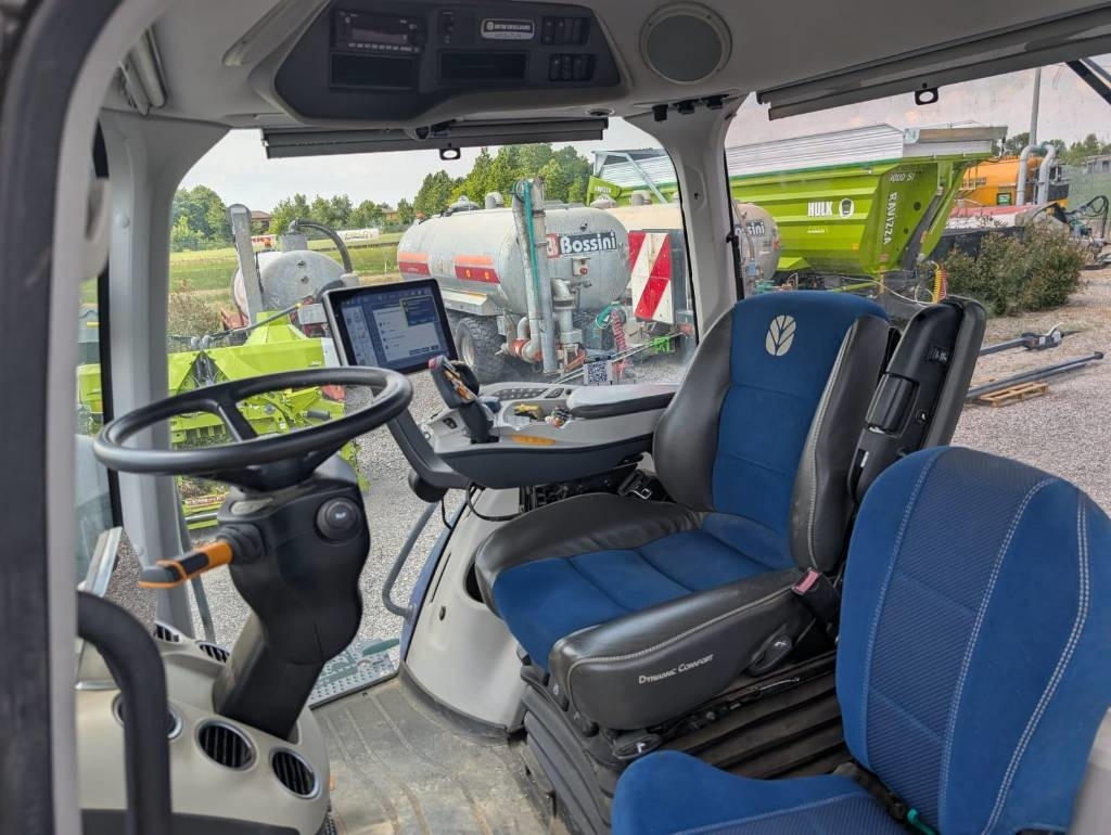 New Holland T 8.380 - جرار: صور 5 New Holland T 8.380 - جرار: صور 5