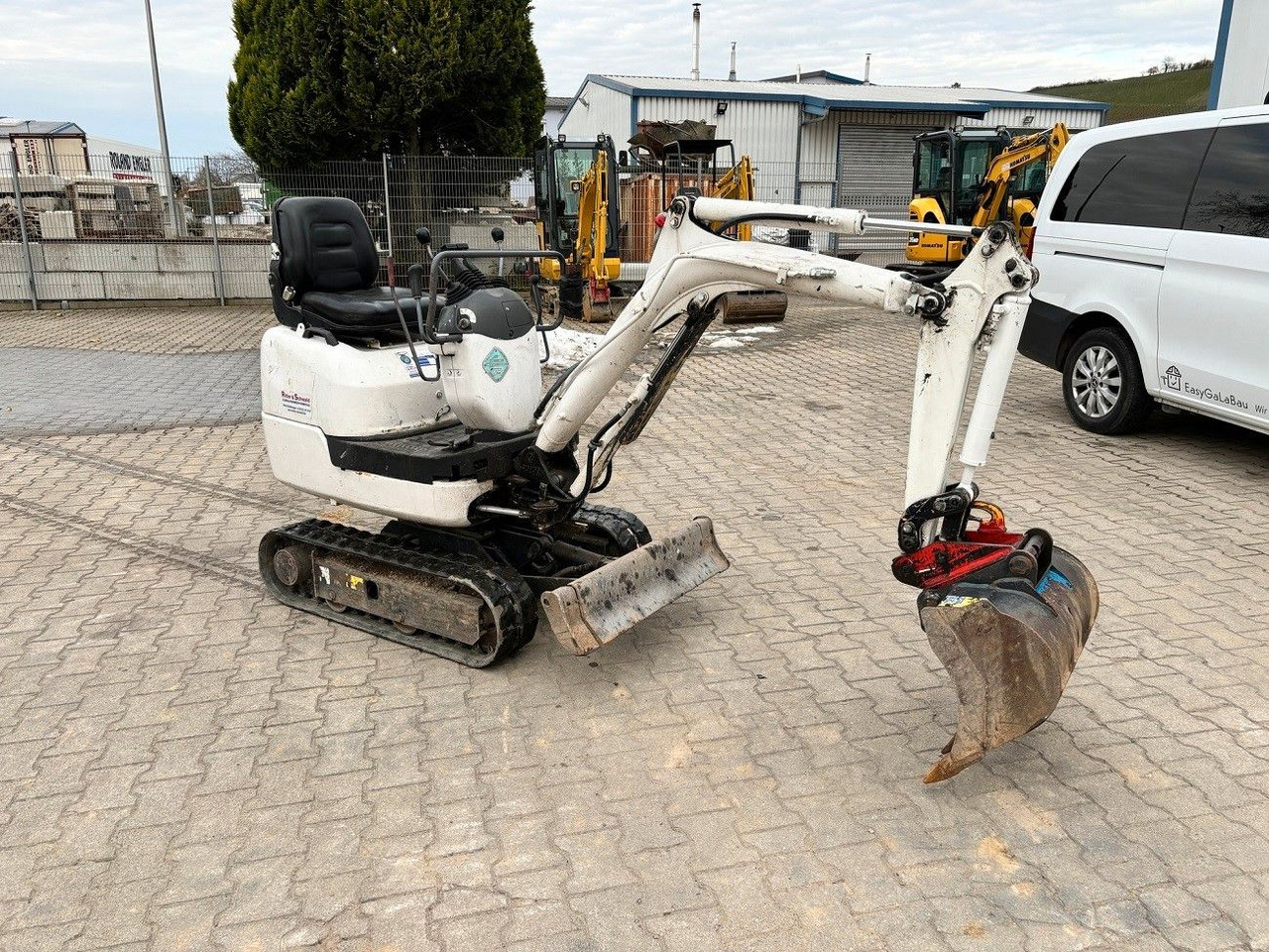 Komatsu PC09-1 - حفارة مصغرة: صور 2 Komatsu PC09-1 - حفارة مصغرة: صور 2