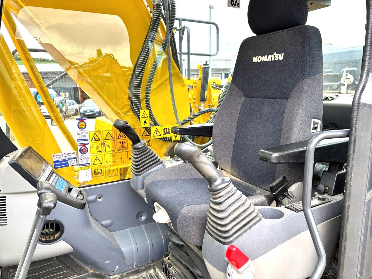 Komatsu PC210LC-11E0 - حفارات زحافة: صور 3 Komatsu PC210LC-11E0 - حفارات زحافة: صور 3