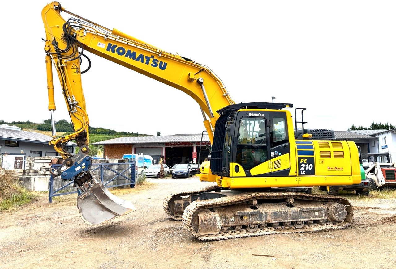 Komatsu PC210LC-11E0 - حفارات زحافة: صور 1 Komatsu PC210LC-11E0 - حفارات زحافة: صور 1