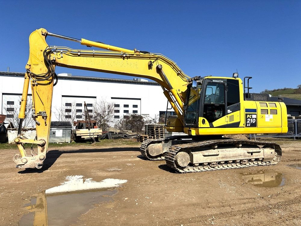 Komatsu PC210LC-11 - حفارات زحافة: صور 1 Komatsu PC210LC-11 - حفارات زحافة: صور 1